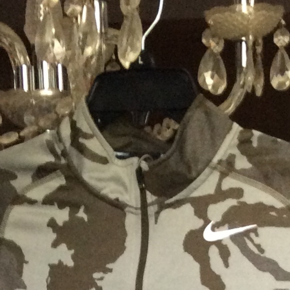 Nike RUNNING Camo Long Sleeve Top - Picture 3 of 14
